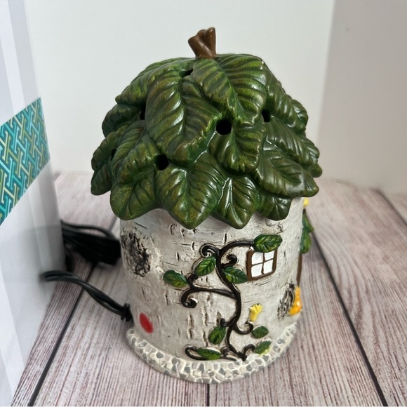 Scentsy Fairytale Cottage Warmer - Picture 5 of 7